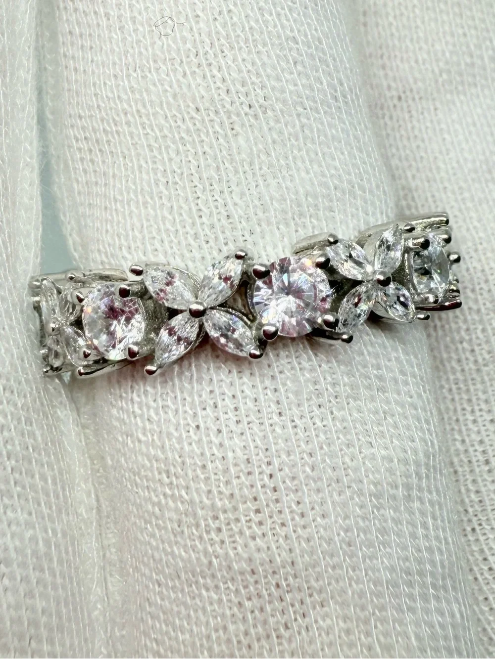Elegant Silver Women's Ring